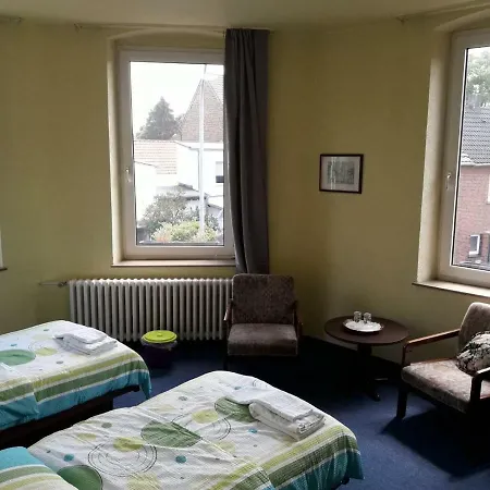Hotel Haus Laach 3*